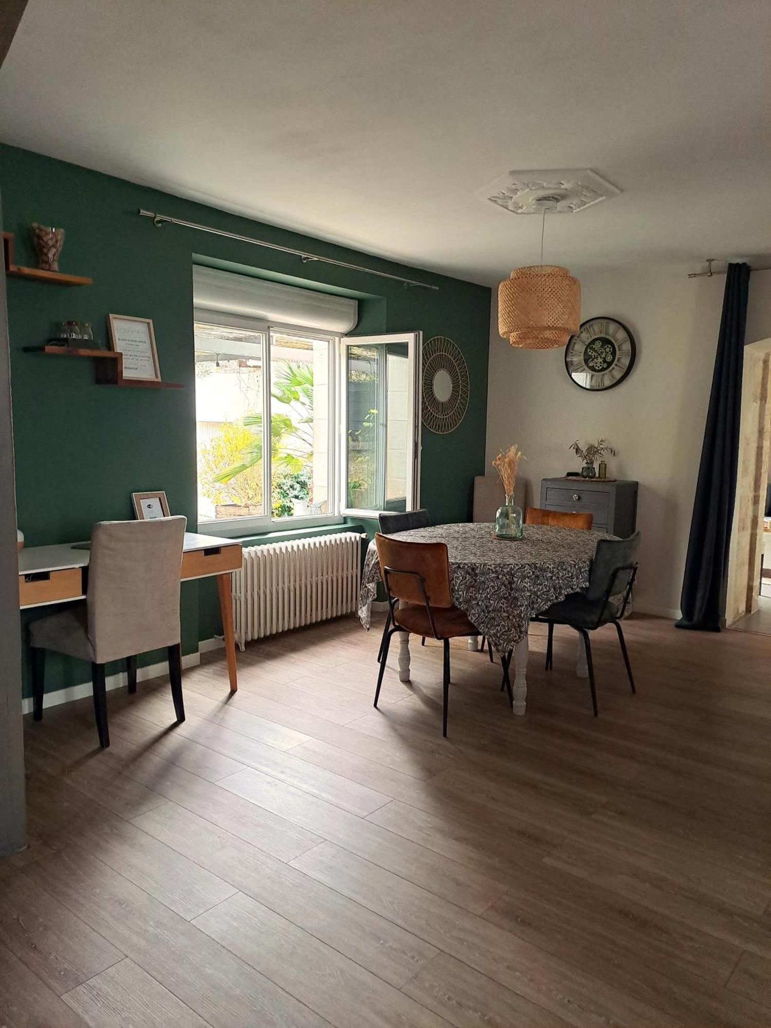 Jolie maison de ville avec un extérieur au calme - Les Dragons de la Chamoiserie NIORT Extérieur photo
